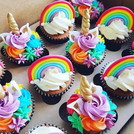 Picture for category Cupcakes with Toppings