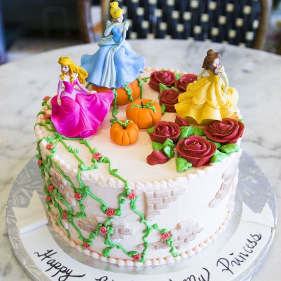 Picture of Disney princess birthday cake for girls