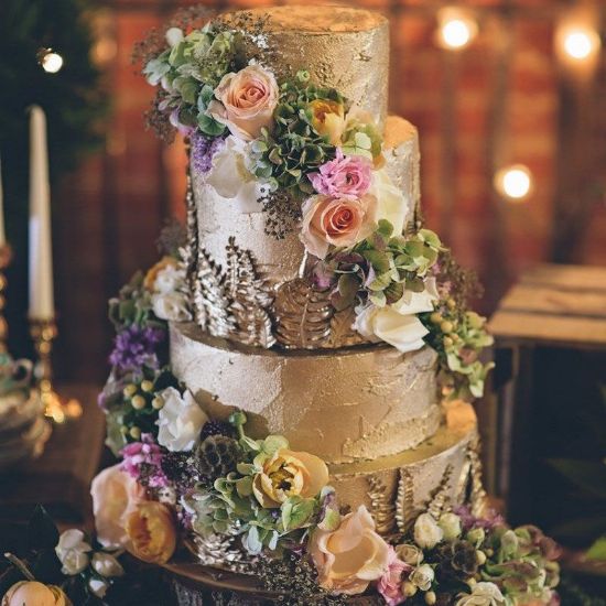 Picture of Beautifully decorated fairytale wedding cake