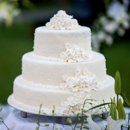 Picture of Traditional layered wedding cake
