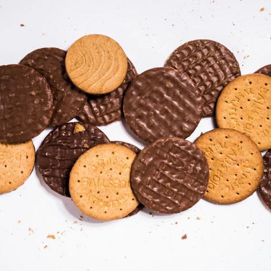 Picture of Plain and chocolate mix digestive biscuits